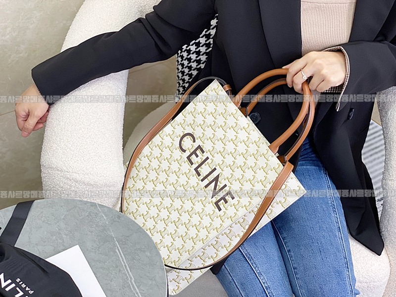 셀린느트리옹프스몰버티컬카바스백 20260308-112334-022루.jpg