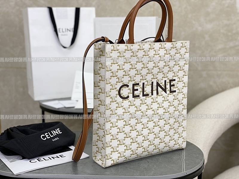 셀린느트리옹프스몰버티컬카바스백 20260308-112332-003루.jpg