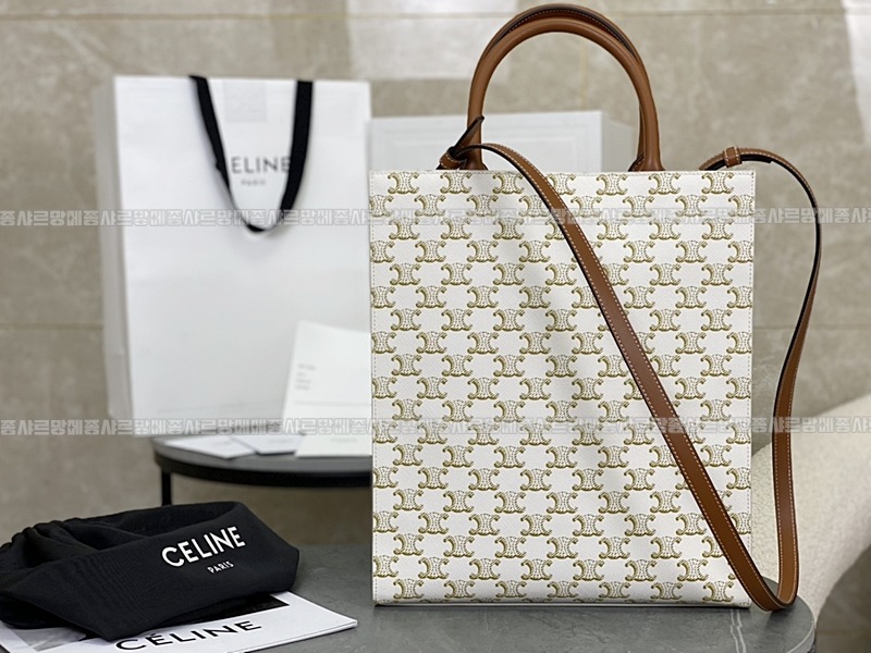 셀린느트리옹프스몰버티컬카바스백 20260308-112332-005루.jpg