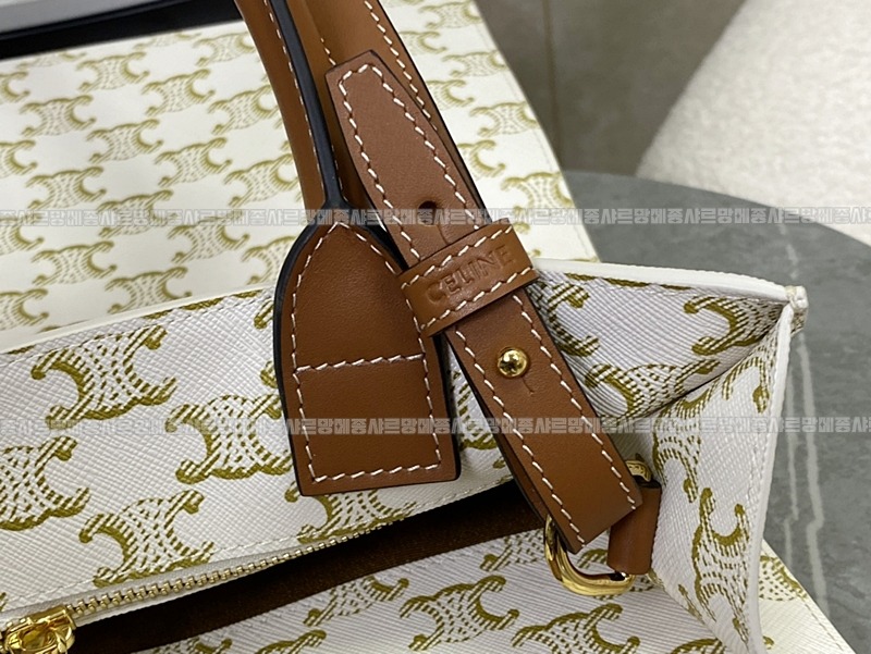 셀린느트리옹프스몰버티컬카바스백 20260308-112333-013루.jpg