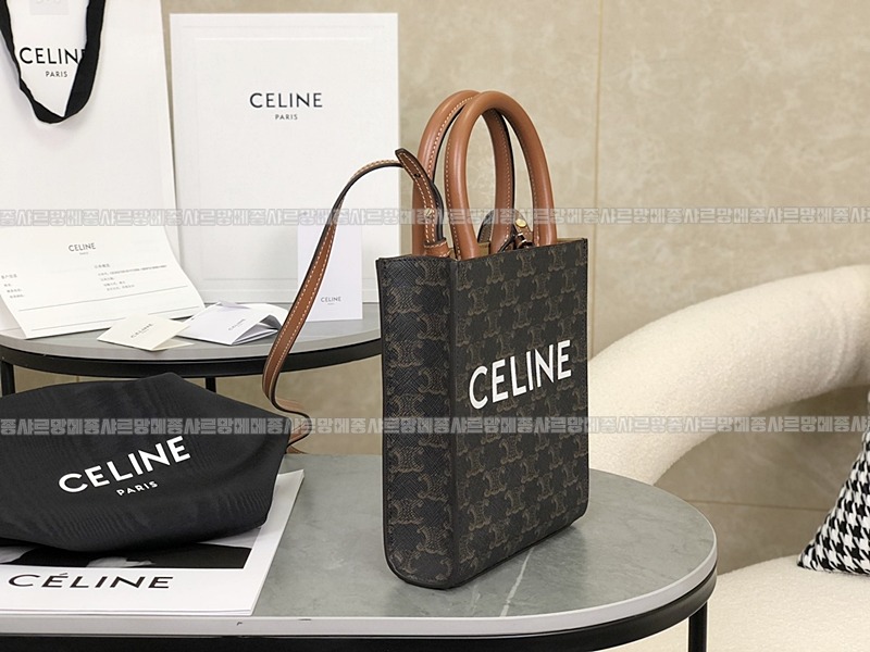 셀린느트리옹프미니버티컬카바스백 20260308-114632-002루.jpg