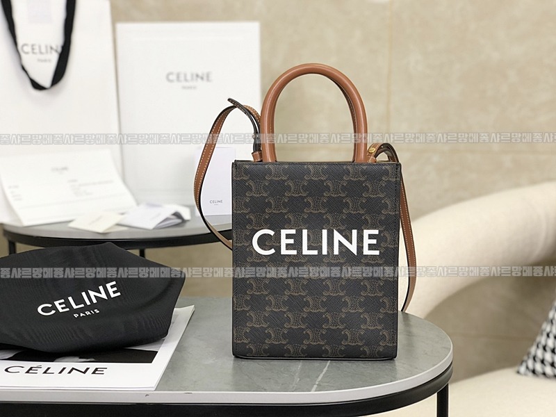 셀린느트리옹프미니버티컬카바스백 20260308-114632-001루.jpg