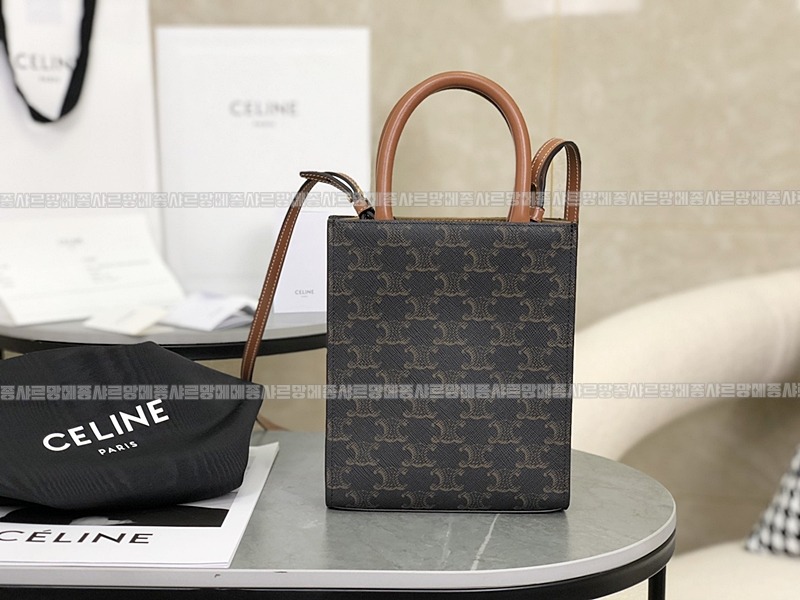 셀린느트리옹프미니버티컬카바스백 20260308-114633-005루.jpg