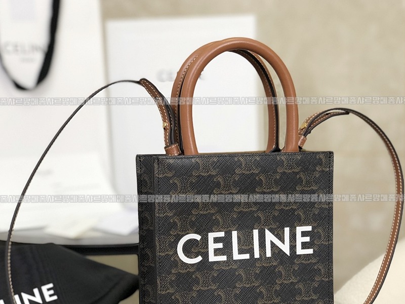 셀린느트리옹프미니버티컬카바스백 20260308-114633-010루.jpg