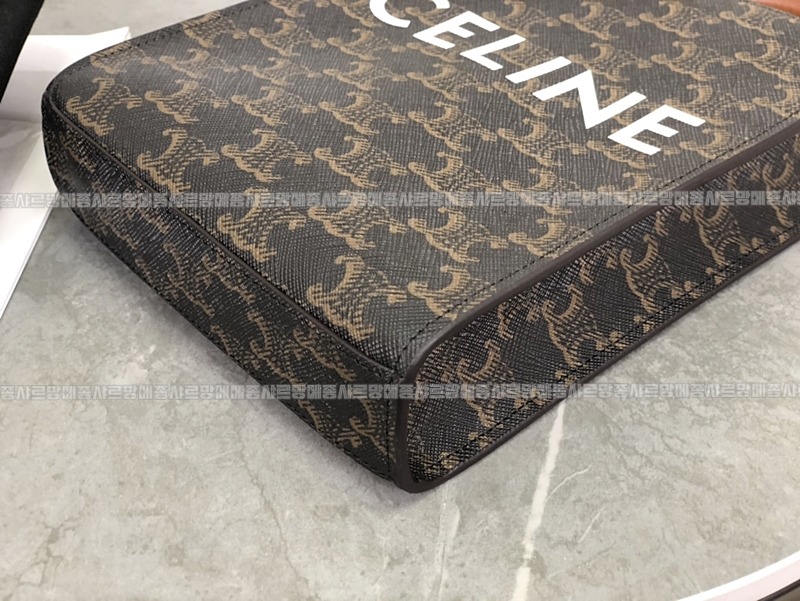 셀린느트리옹프미니버티컬카바스백 20260308-114634-013루.jpg