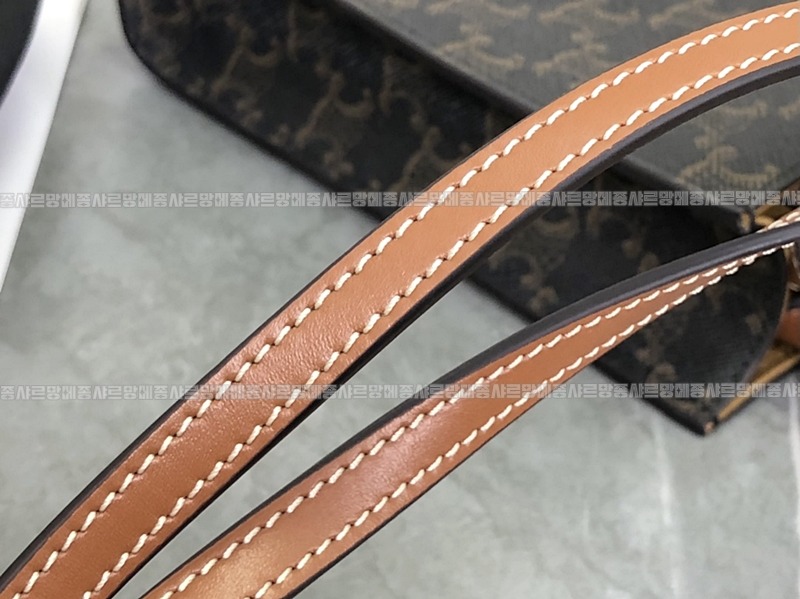 셀린느트리옹프미니버티컬카바스백 20260308-114634-014루.jpg