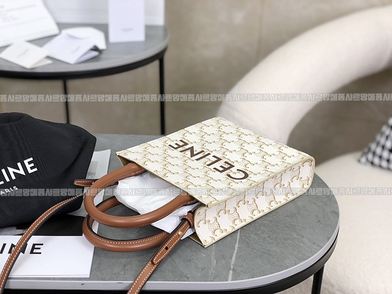 셀린느트리옹프미니버티컬카바스백 20260308-114938-005루.jpg