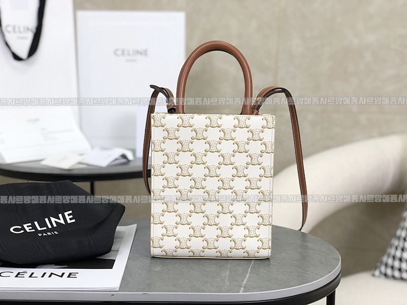 셀린느트리옹프미니버티컬카바스백 20260308-114938-006루.jpg