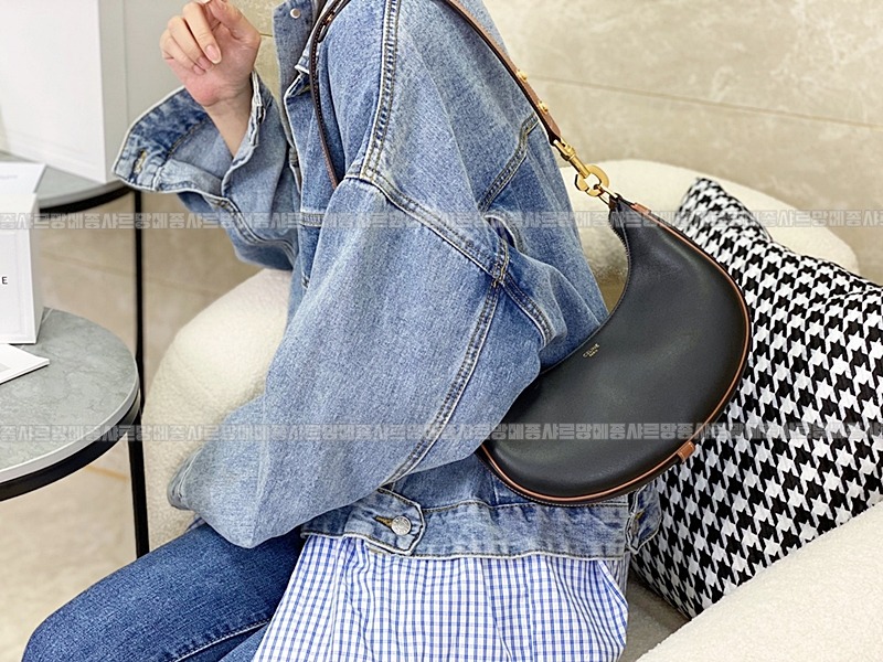 셀린느미디움스트랩아바솔더백 20260308-125743-018루.jpg