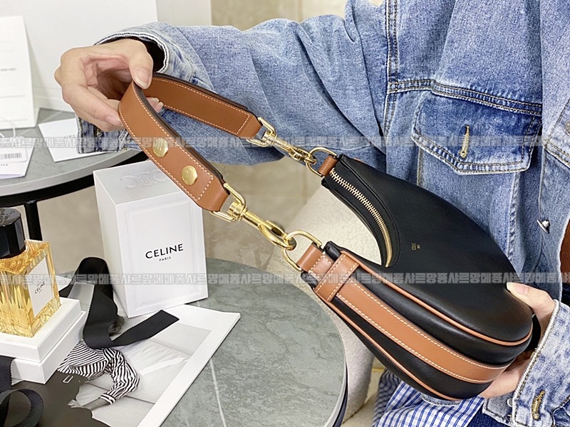 셀린느미디움스트랩아바솔더백 20260308-125743-022루.jpg