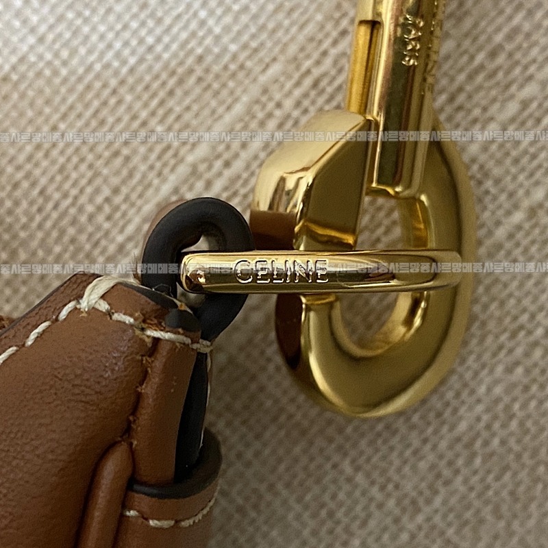 셀린느미디움스트랩아바솔더백 20260308-130149-010루.jpg