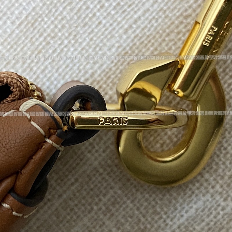 셀린느미디움스트랩아바솔더백 20260308-130149-011루.jpg