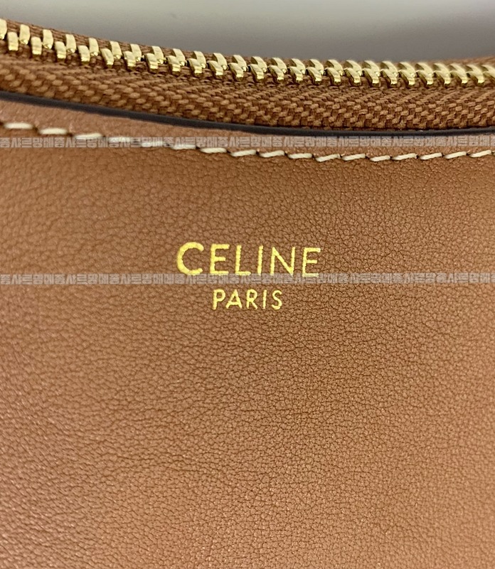 셀린느미디움스트랩아바솔더백 20260308-130150-016루.jpg