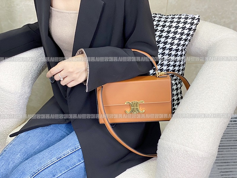 셀린느박스트리오페탑핸들백 20260308-160347-016루.jpg