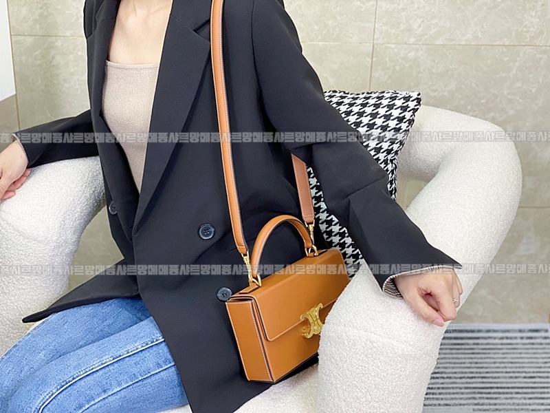 셀린느박스트리오페탑핸들백 20260308-160348-018루.jpg