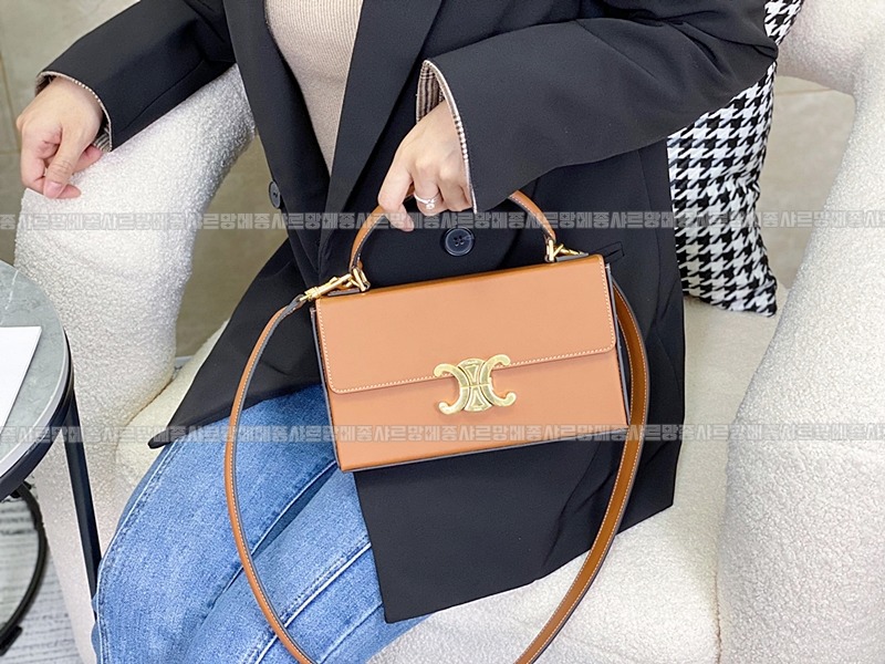 셀린느박스트리오페탑핸들백 20260308-160348-019루.jpg