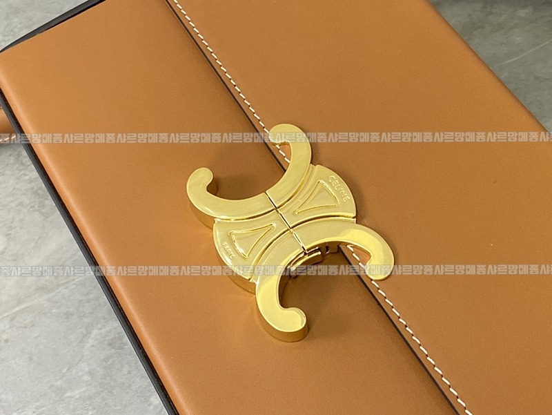 셀린느박스트리오페탑핸들백 20260308-160346-005루.jpg