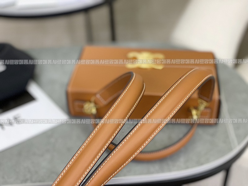 셀린느박스트리오페탑핸들백 20260308-160347-013루.jpg