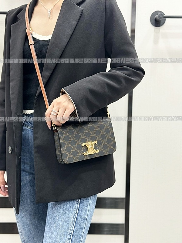 셀린느트리웅프캔버스멀티포세트 20260308-163114-018루.jpg