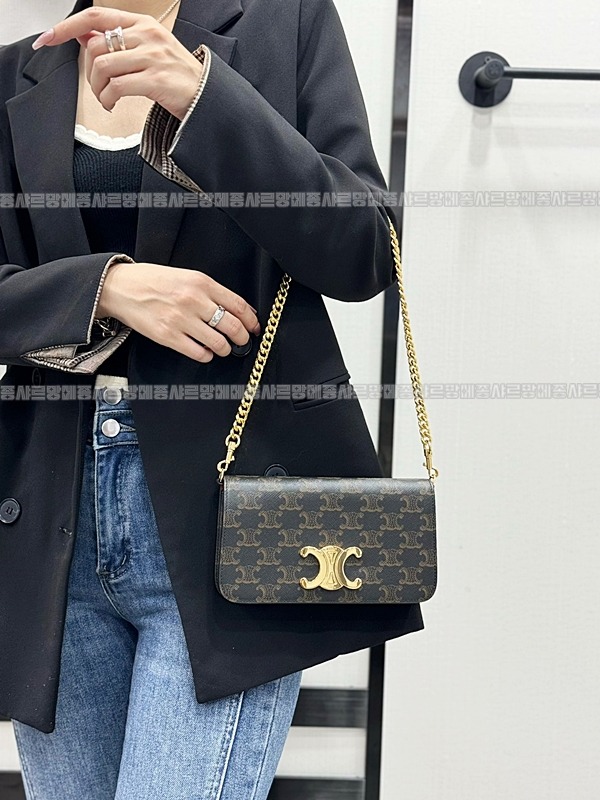 셀린느트리웅프캔버스멀티포세트 20260308-163114-020루.jpg