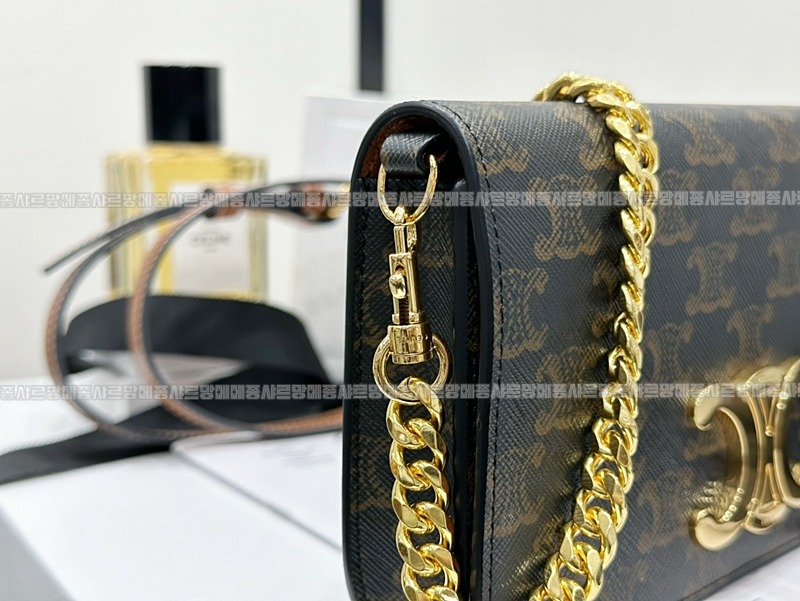 셀린느트리웅프캔버스멀티포세트 20260308-163112-004루.jpg