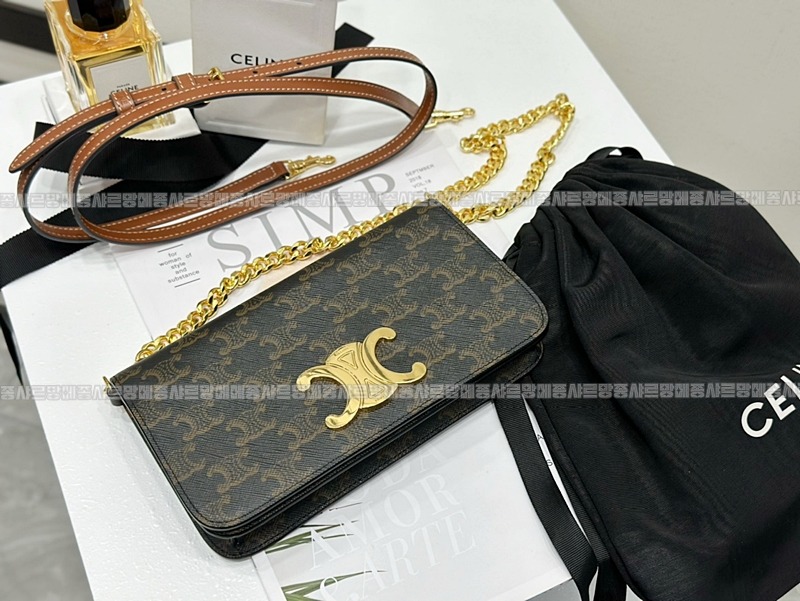 셀린느트리웅프캔버스멀티포세트 20260308-163112-006루.jpg