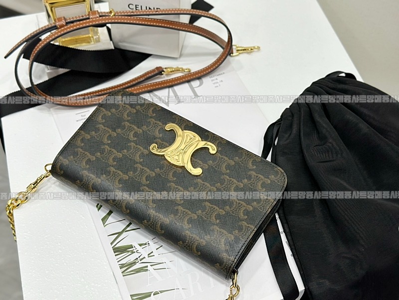 셀린느트리웅프캔버스멀티포세트 20260308-163112-008루.jpg