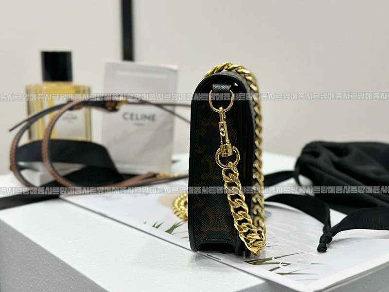 셀린느트리웅프캔버스멀티포세트 20260308-163113-011루.jpg