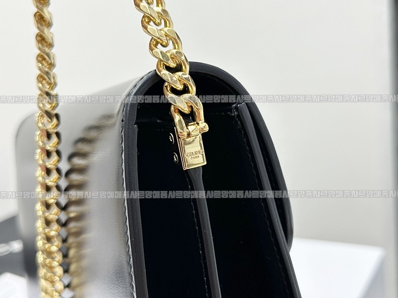 셀린느클래식트리옹프미디움체인백 20260308-164000-004루.jpg
