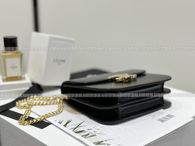 셀린느클래식트리옹프미디움체인백 20260308-164000-007루.jpg