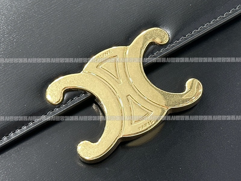 셀린느클래식트리옹프미디움체인백 20260308-164000-008루.jpg