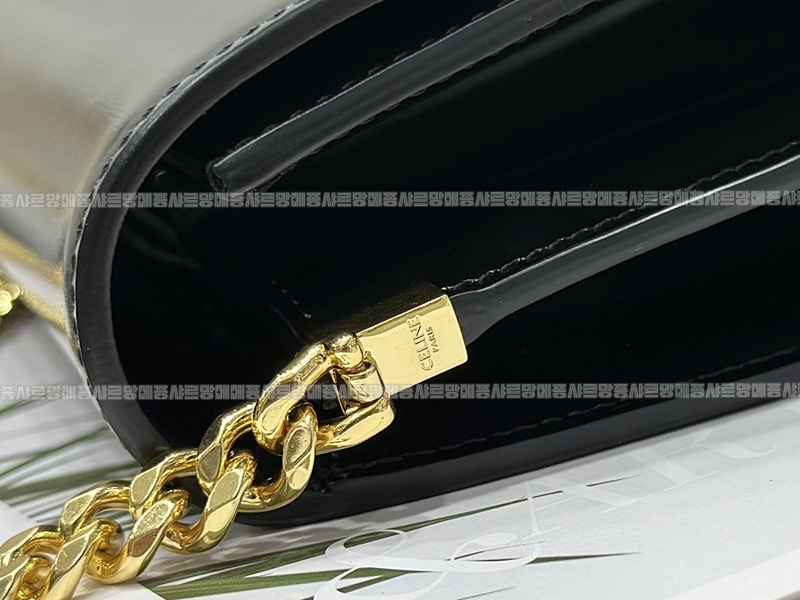 셀린느클래식트리옹프미디움체인백 20260308-164000-011루.jpg