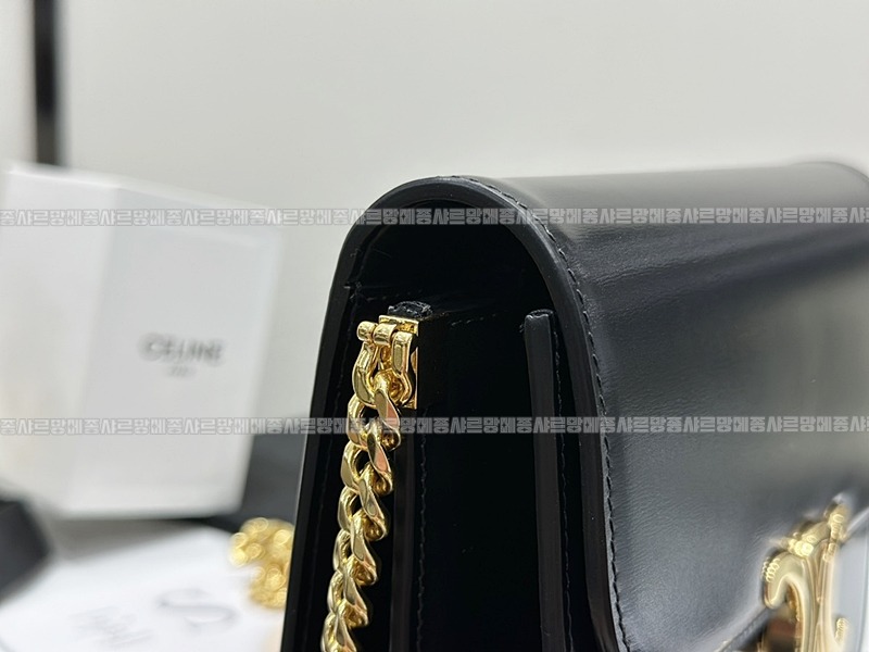 셀린느클래식트리옹프미디움체인백 20260308-164001-015루.jpg