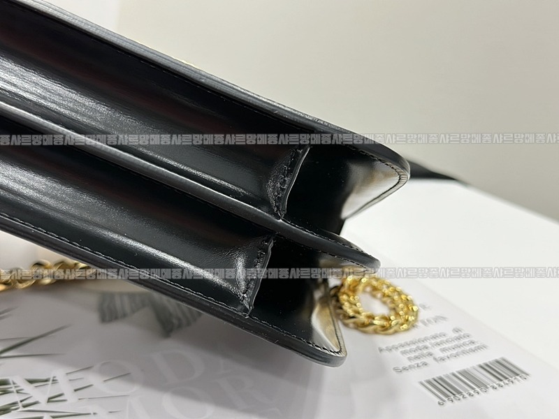 셀린느클래식트리옹프미디움체인백 20260308-164001-014루.jpg