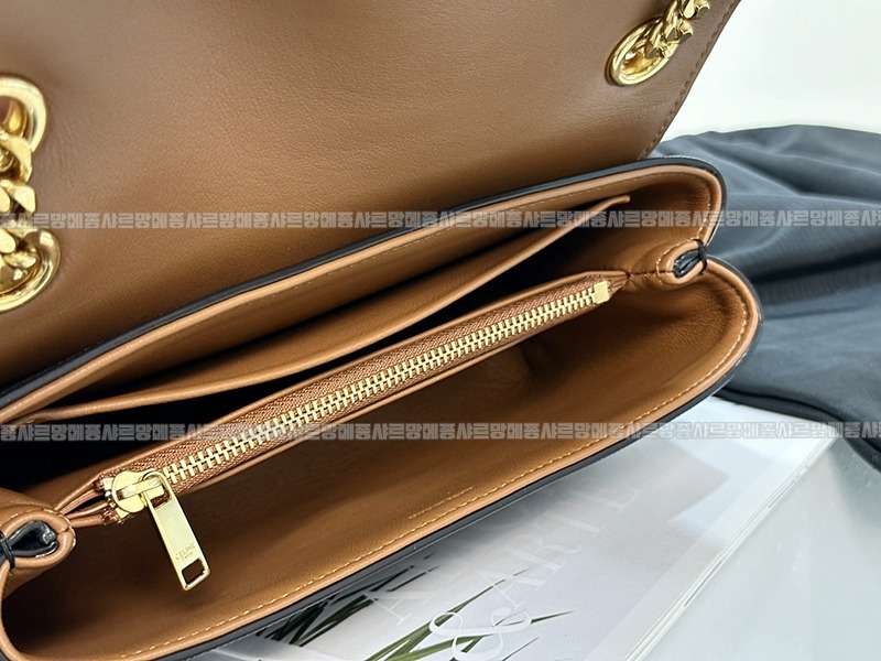 셀린빅투아르백트리옹프스몰 20260309-104349-015루.jpg