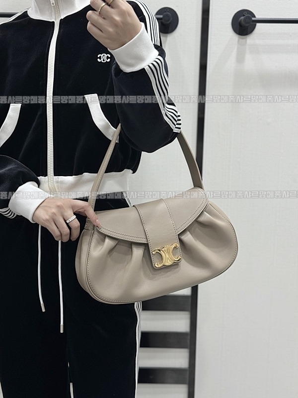 셀린느폴리백미디움  20260309-150426-019루.jpg