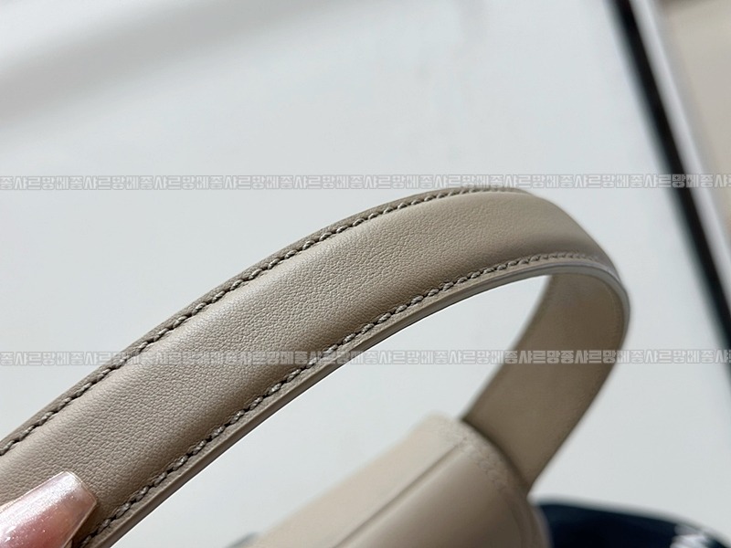 셀린느폴리백미디움  20260309-150424-007루.jpg