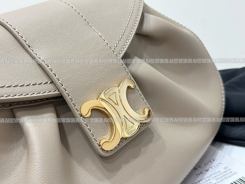 셀린느폴리백미디움  20260309-150425-011루.jpg