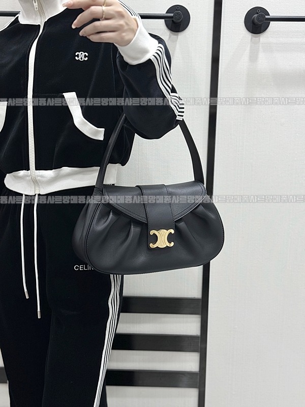 셀린느폴리백미디움  20260309-150744-023루.jpg