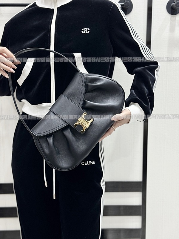 셀린느폴리백미디움  20260309-150745-025루.jpg