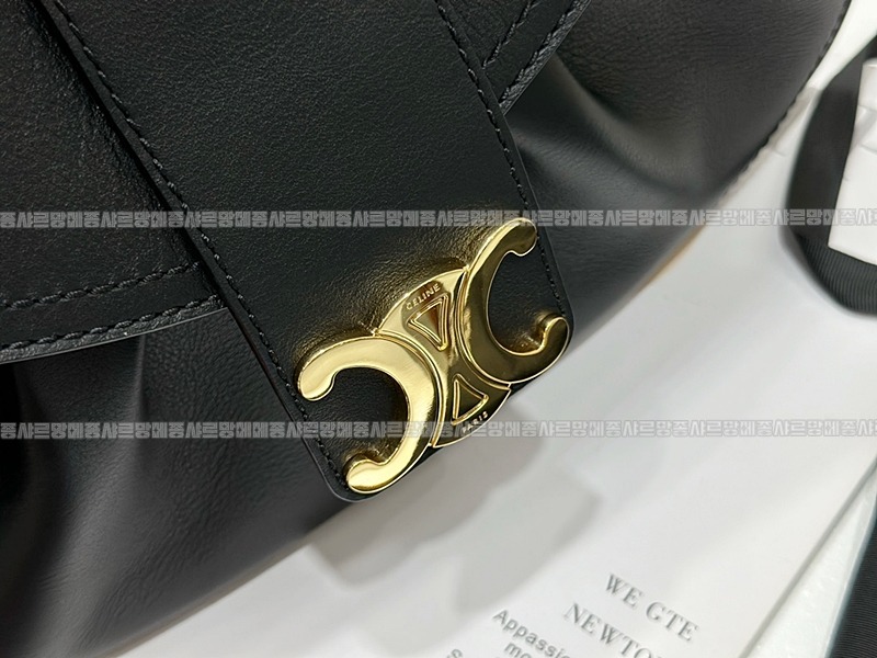 셀린느폴리백미디움  20260309-150742-011루.jpg