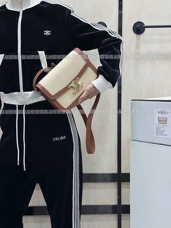 셀린느틴트리옹프숄더백스몰  20260309-152018-020루.jpg