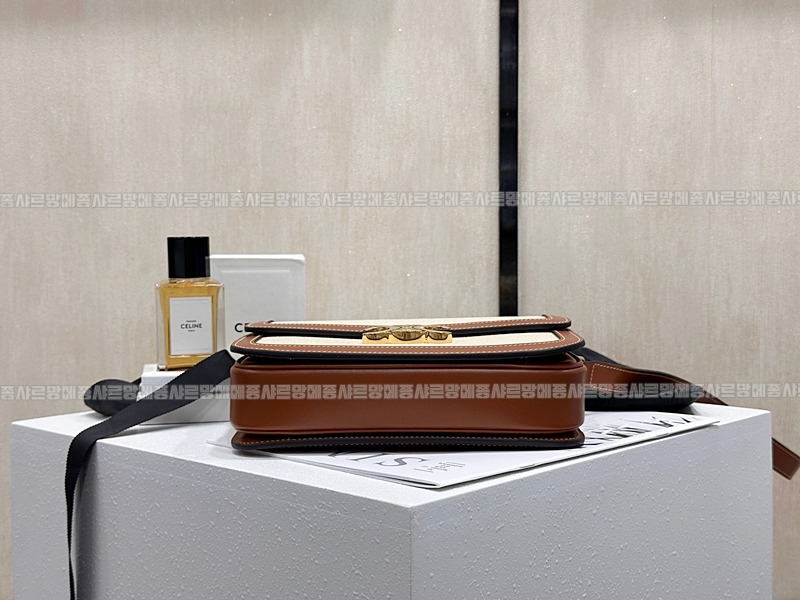 셀린느틴트리옹프숄더백스몰  20260309-152016-009루.jpg