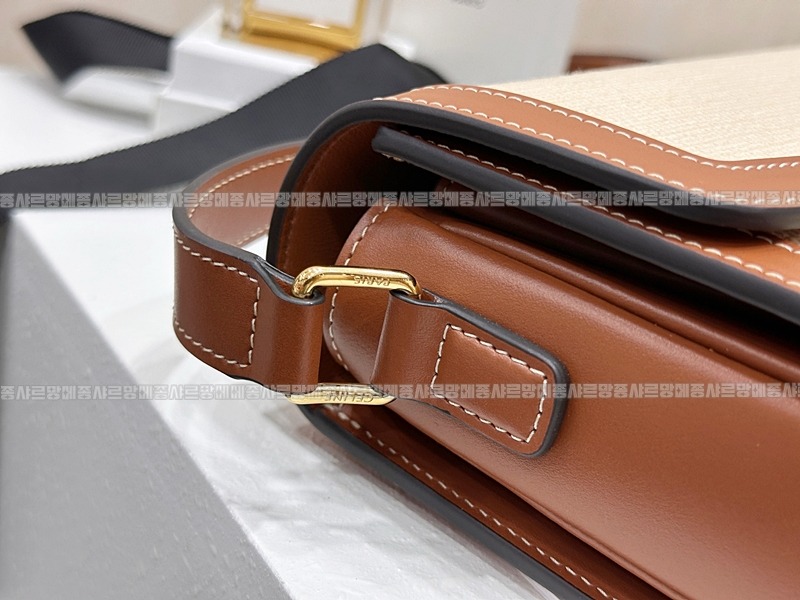 셀린느틴트리옹프숄더백스몰  20260309-152016-012루.jpg