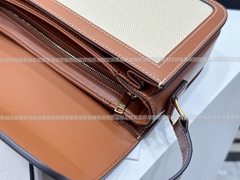 셀린느틴트리옹프숄더백스몰  20260309-152016-011루.jpg