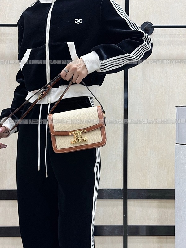 셀린느틴트리옹프숄더백  20260309-151452-020루.jpg