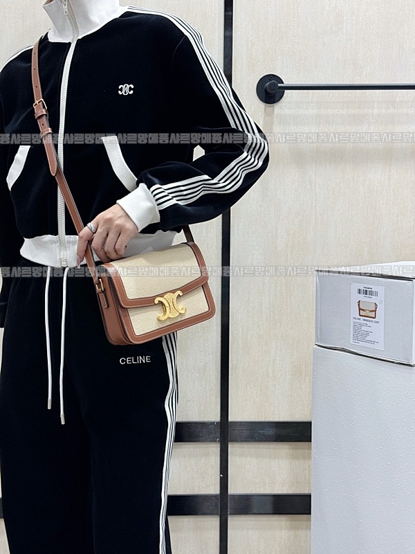 셀린느틴트리옹프숄더백  20260309-151452-018루.jpg