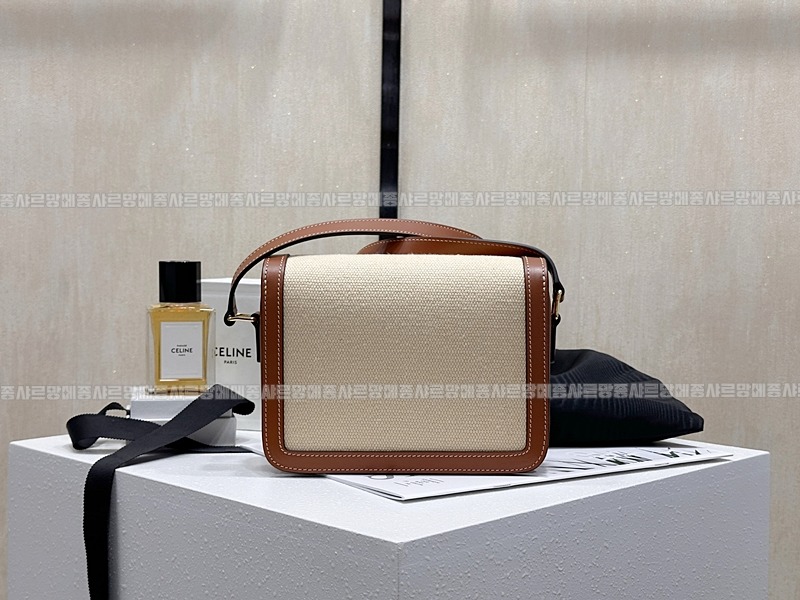 셀린느틴트리옹프숄더백  20260309-151449-003루.jpg