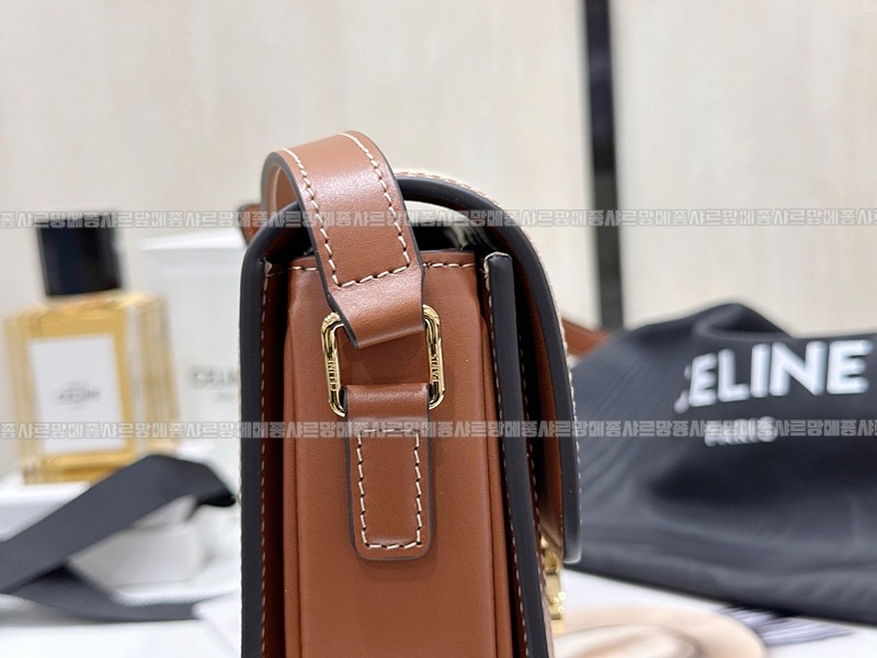 셀린느틴트리옹프숄더백  20260309-151450-006루.jpg