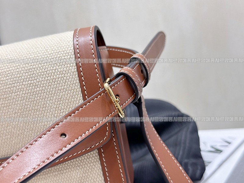 셀린느틴트리옹프숄더백  20260309-151451-012루.jpg